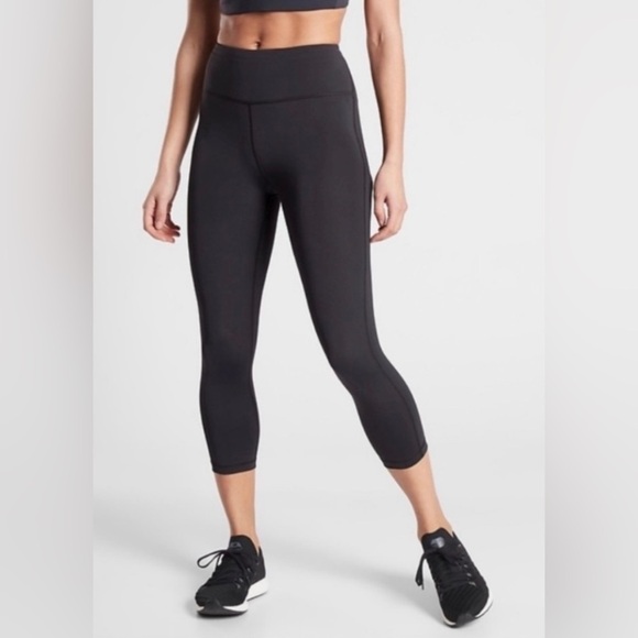 Athleta Ultimate Stash Capri In Black Size Medium Tall - Picture 1 of 11